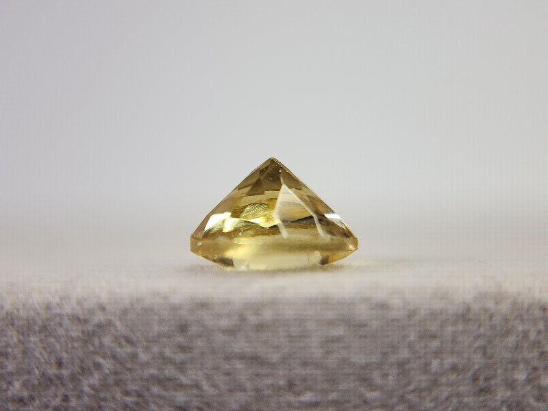 ye-AP-24　イエローアパタイト　1.44ct