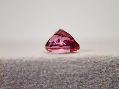 piTOt-17　ピンクトパーズ（トリートメント）　2.44ct