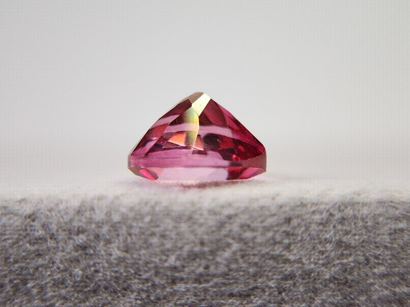 piTOt-18　ピンクトパーズ（トリートメント）　2.33ct