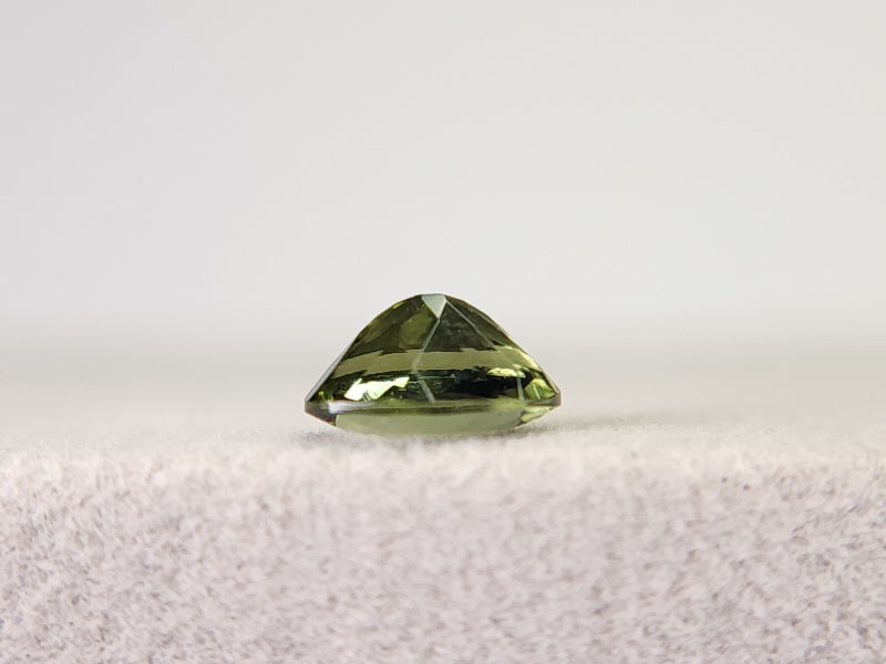 MLD-6　モルダバイト　0.62ct