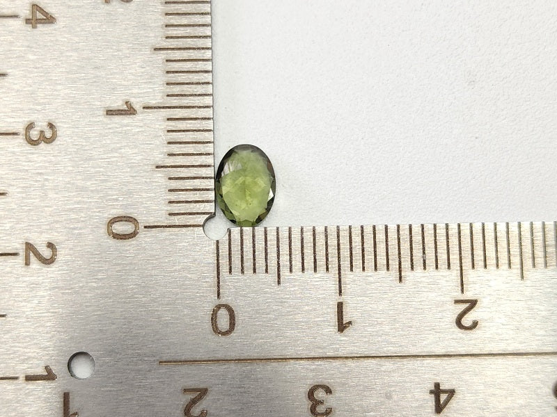 MLD-6　モルダバイト　0.62ct