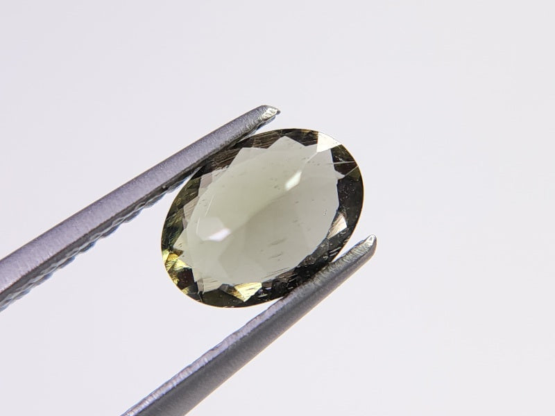 MLD-7　モルダバイト　0.61ct