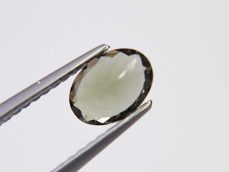 MLD-8　モルダバイト　0.61ct