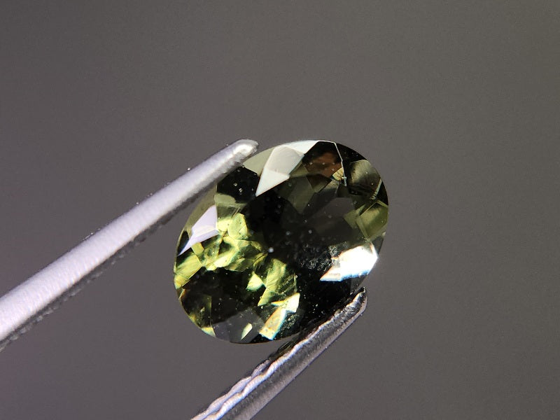 MLD-9　モルダバイト　0.60ct