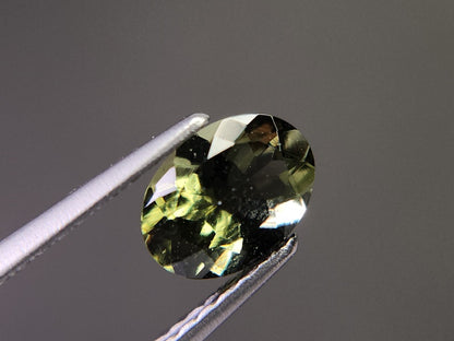 MLD-9　モルダバイト　0.60ct