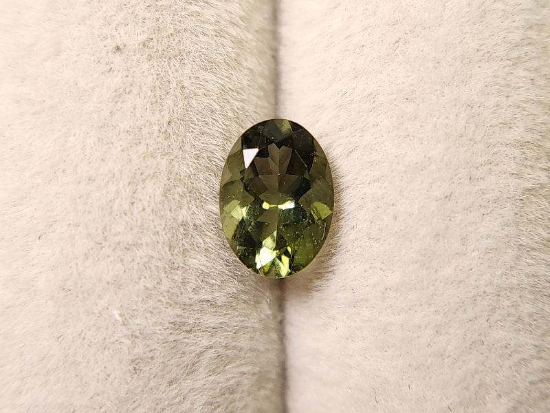 MLD-9　モルダバイト　0.60ct