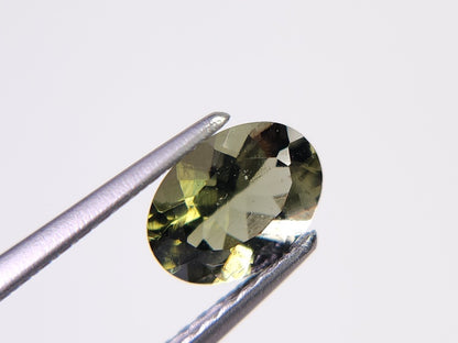 MLD-10　モルダバイト　0.57ct