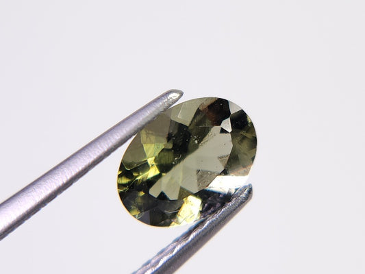 MLD-10　モルダバイト　0.57ct