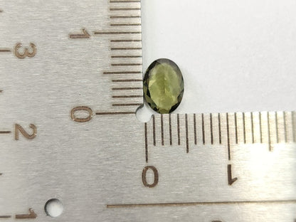 MLD-10　モルダバイト　0.57ct