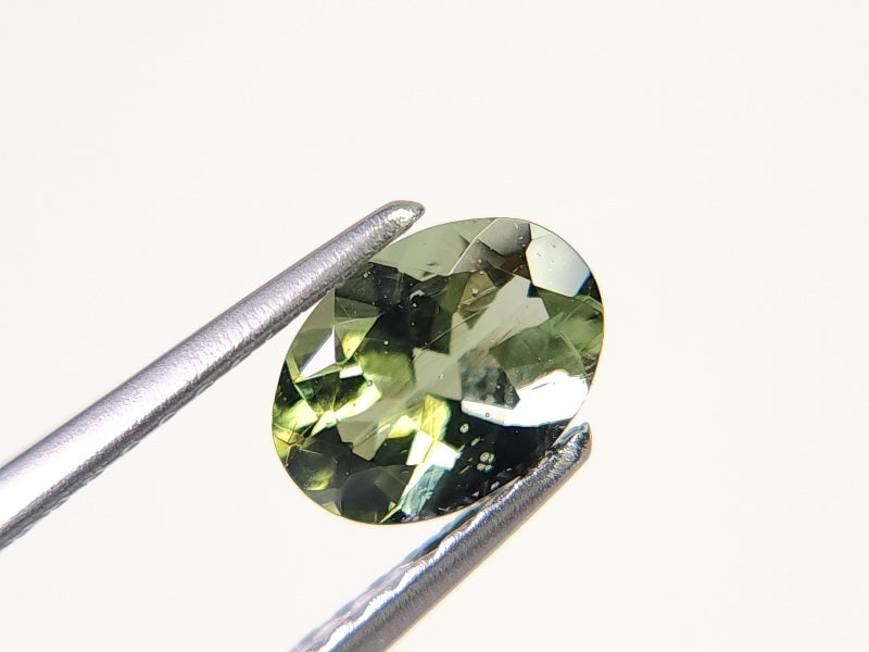 MLD-11　モルダバイト　0.57ct