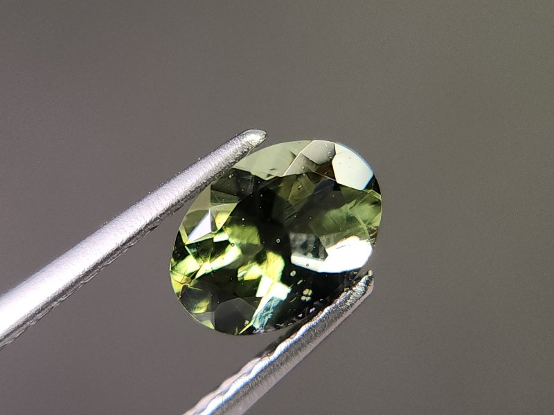 MLD-11　モルダバイト　0.57ct
