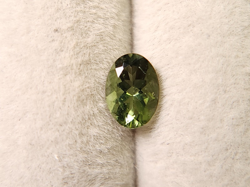 MLD-11　モルダバイト　0.57ct