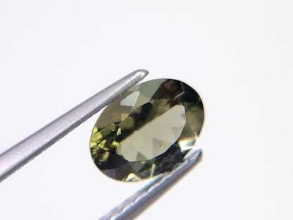 MLD-12　モルダバイト　0.56ct