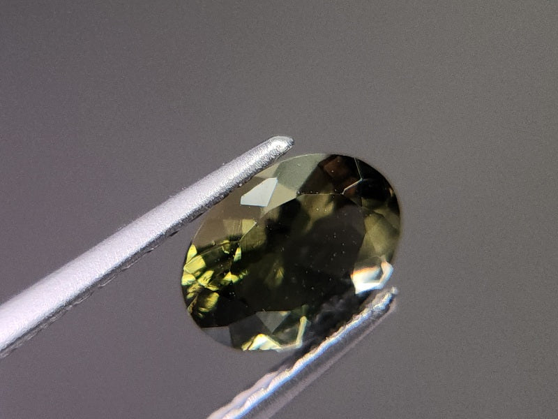 MLD-12　モルダバイト　0.56ct