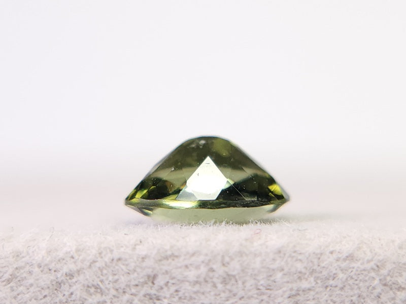 MLD-13　モルダバイト　0.56ct