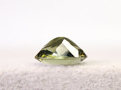 MLD-14　モルダバイト　0.56ct
