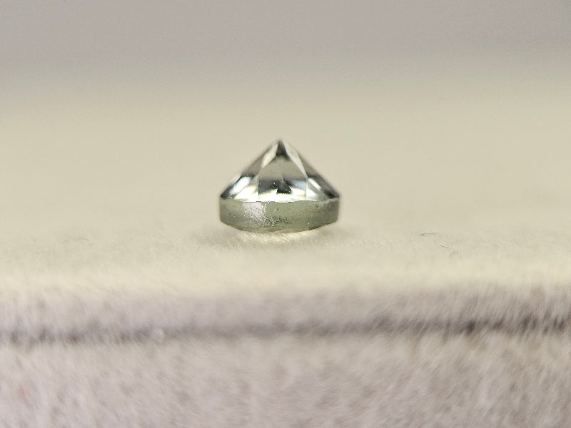 ZO-1　ゾイサイト　0.68ct
