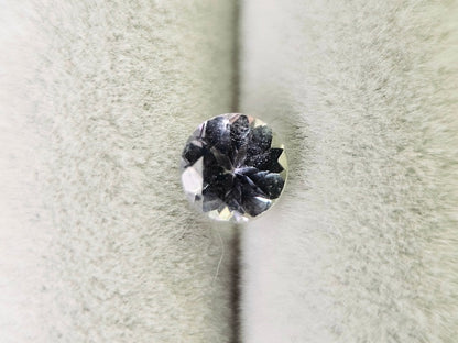 ZO-1　ゾイサイト　0.68ct