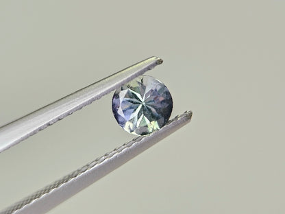 　ZO-8　ゾイサイト　0.47ct