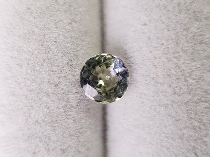 ZO-9　ゾイサイト　0.46ct