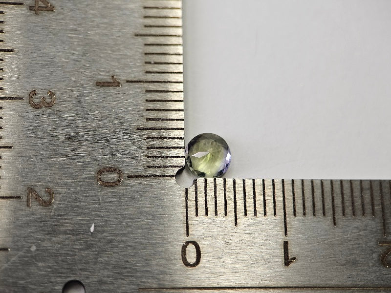 ZO-9　ゾイサイト　0.46ct