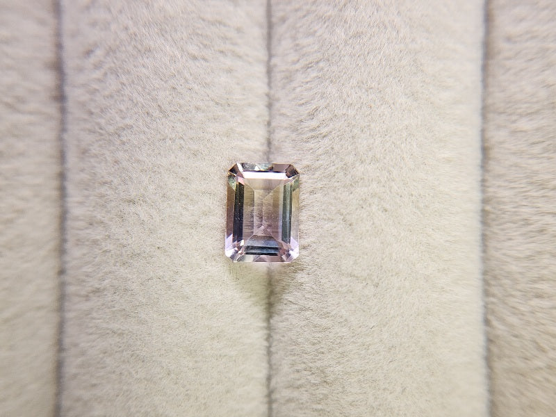 AMT-25　アメトリン　0.95ct