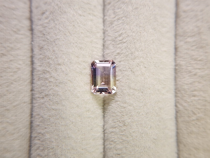 AMT-26　アメトリン　0.95ct