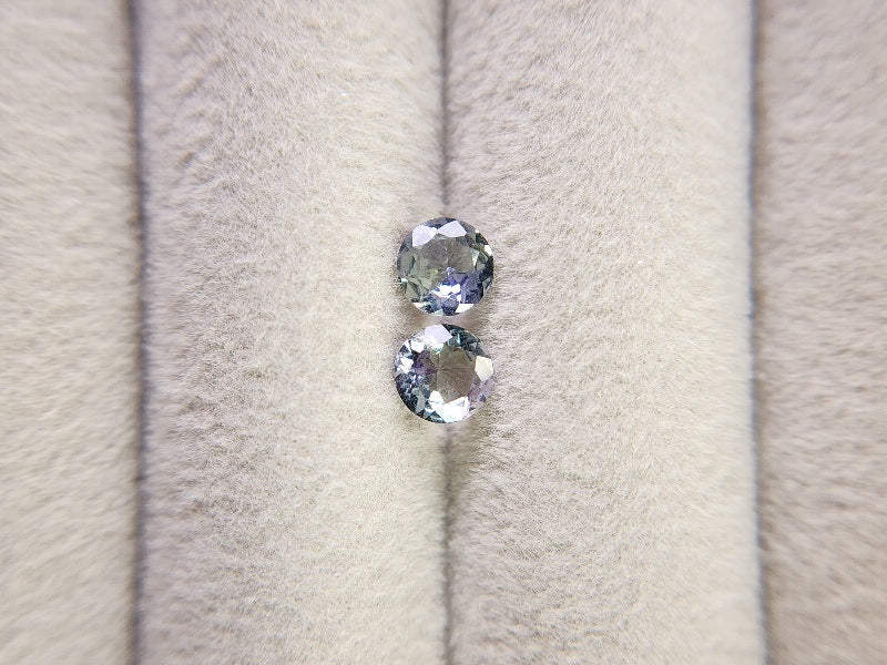 SET2-ZO-8　ゾイサイト2石セット　計0.98ct