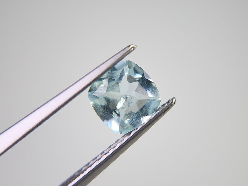 gBE-11　グリーンベリル　0.77ct