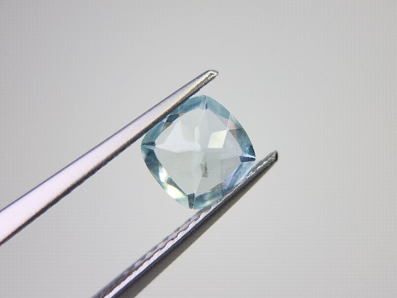 gBE-11　グリーンベリル　0.77ct