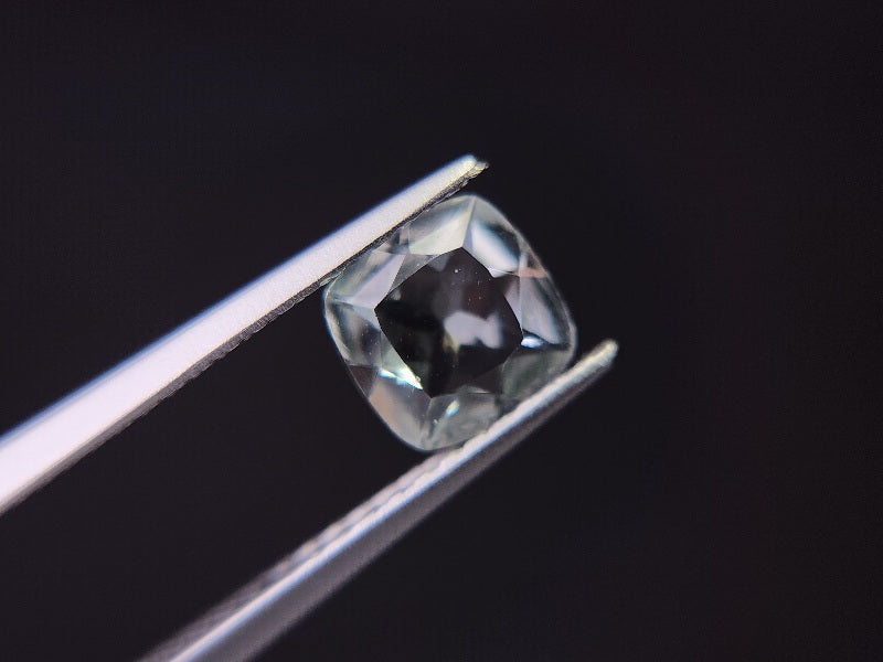 gBE-12　グリーンベリル　0.77ct