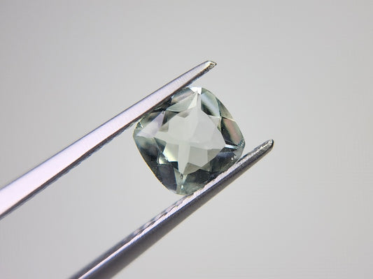 gBE-13　グリーンベリル　0.76ct