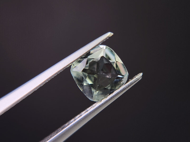 gBE-13　グリーンベリル　0.76ct