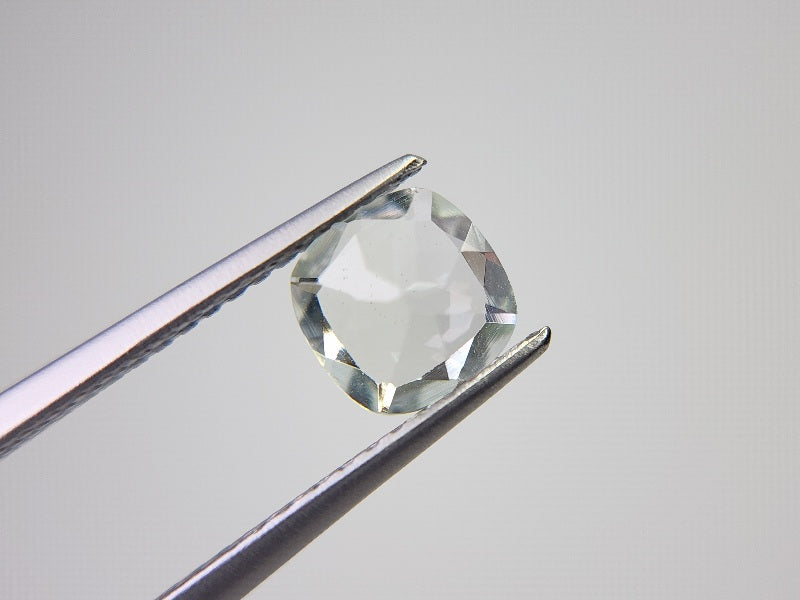 gBE-14　グリーンベリル　0.74ct