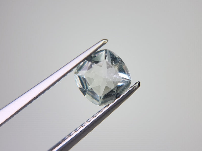 gBE-17　グリーンベリル　0.65ct