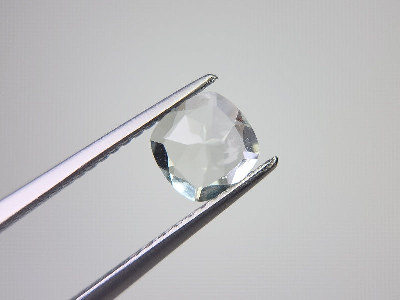 gBE-17　グリーンベリル　0.65ct