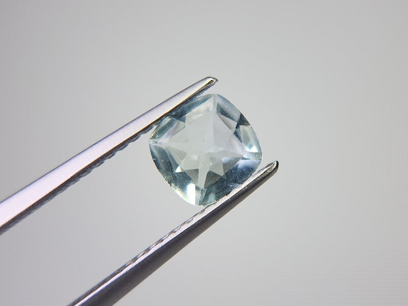 gBE-18　グリーンベリル　0.64ct