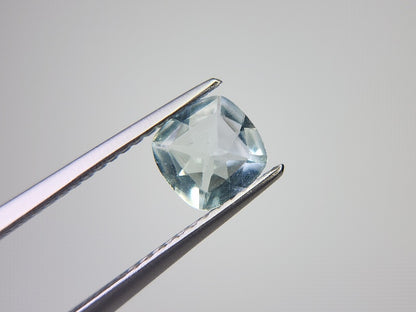 gBE-18　グリーンベリル　0.64ct