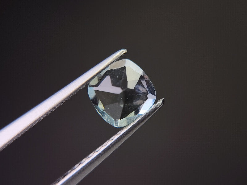 gBE-18　グリーンベリル　0.64ct