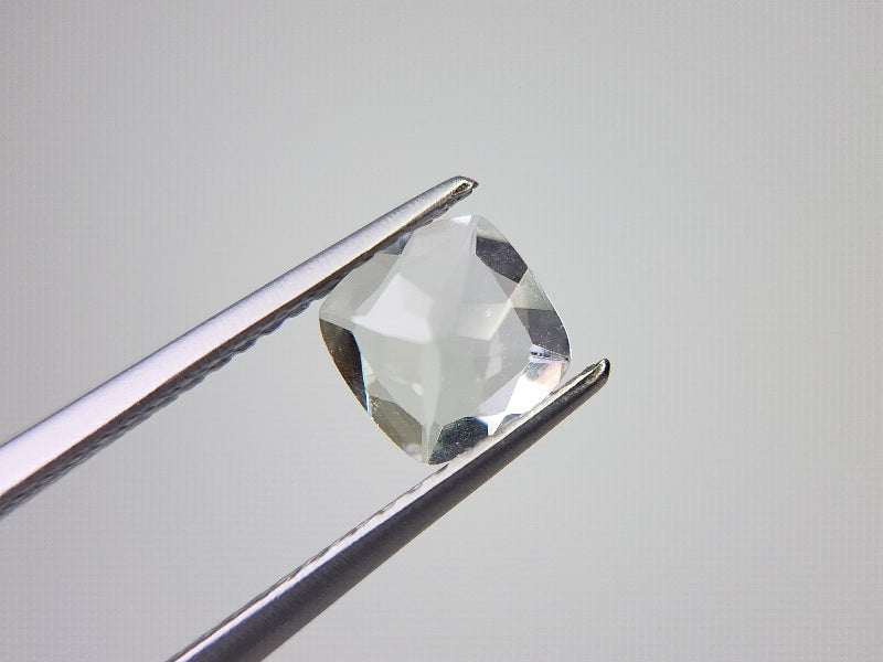 gBE-19　グリーンベリル　0.63ct