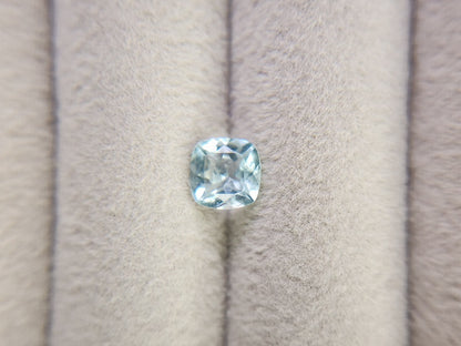 gBE-11　グリーンベリル　0.77ct