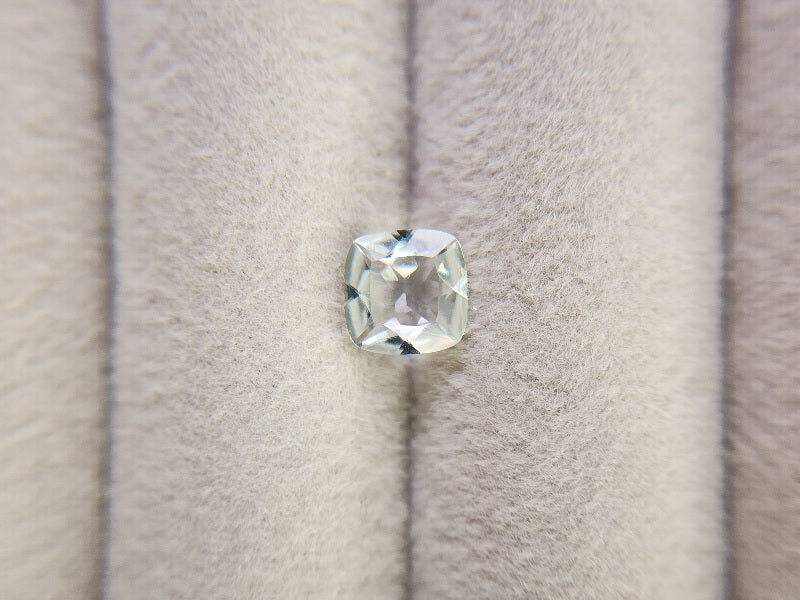 gBE-12　グリーンベリル　0.77ct