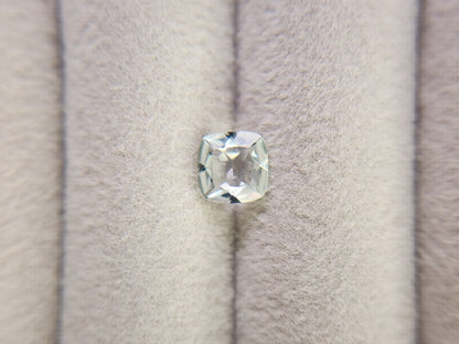 gBE-12　グリーンベリル　0.77ct
