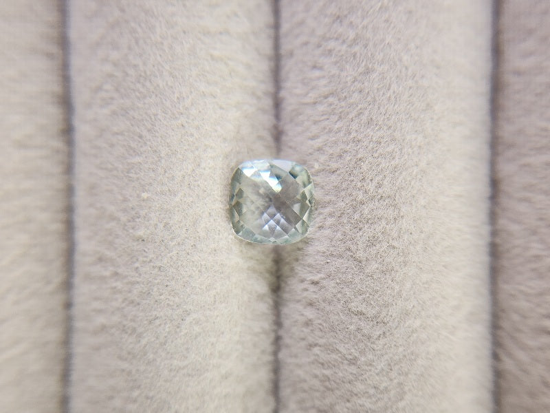 gBE-15　グリーンベリル　0.72ct