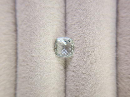gBE-15　グリーンベリル　0.72ct