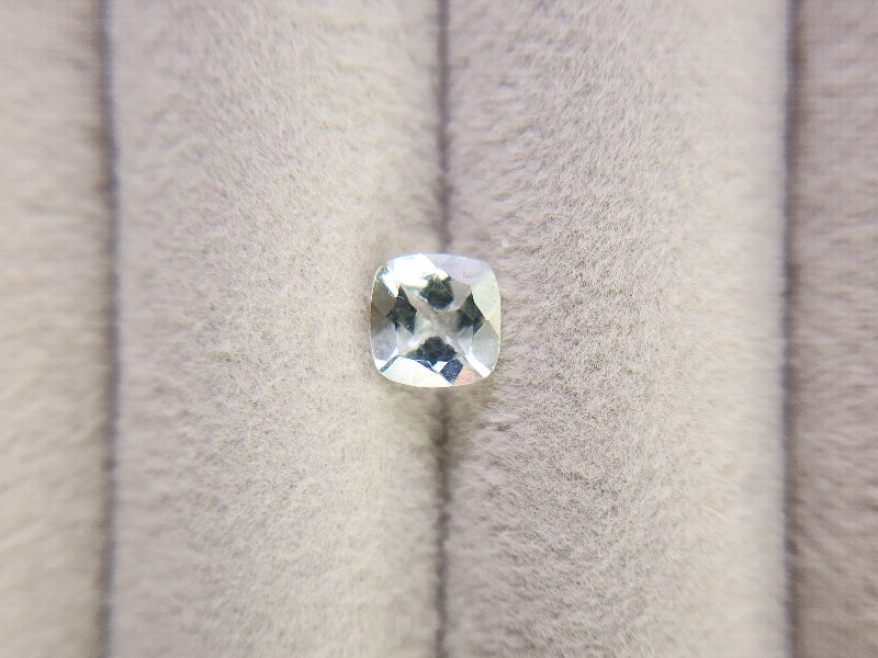 gBE-16　グリーンベリル　0.72ct