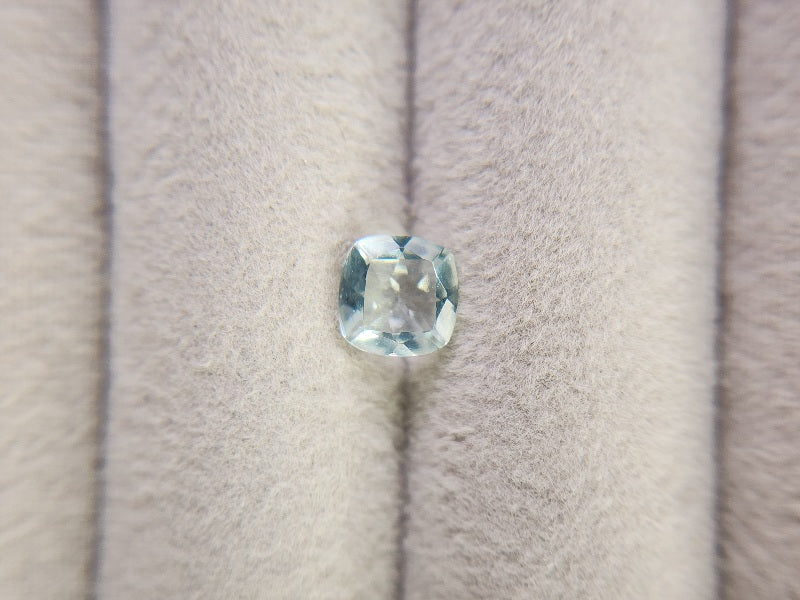 gBE-18　グリーンベリル　0.64ct