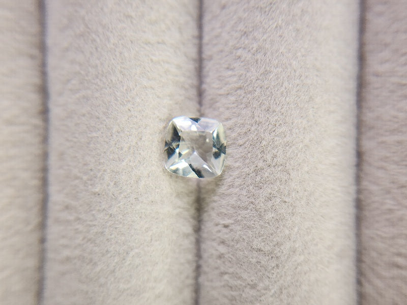 gBE-19　グリーンベリル　0.63ct