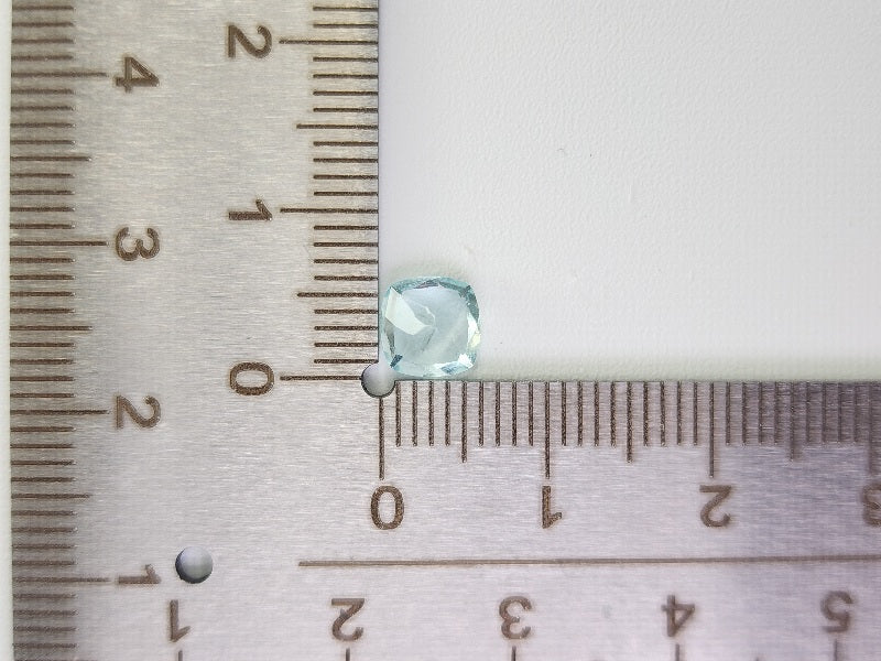 gBE-11　グリーンベリル　0.77ct