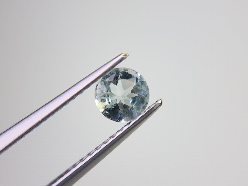 gBE-83　グリーンベリル　0.43ct